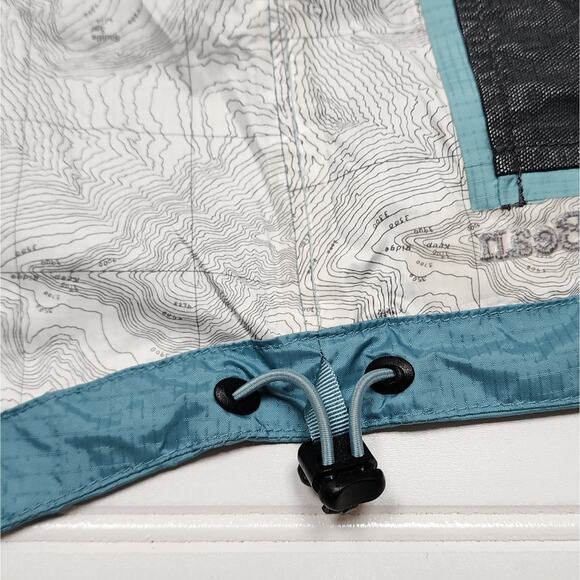 L.L. Bean Women's Rain Jacket - Picture 12 of 15